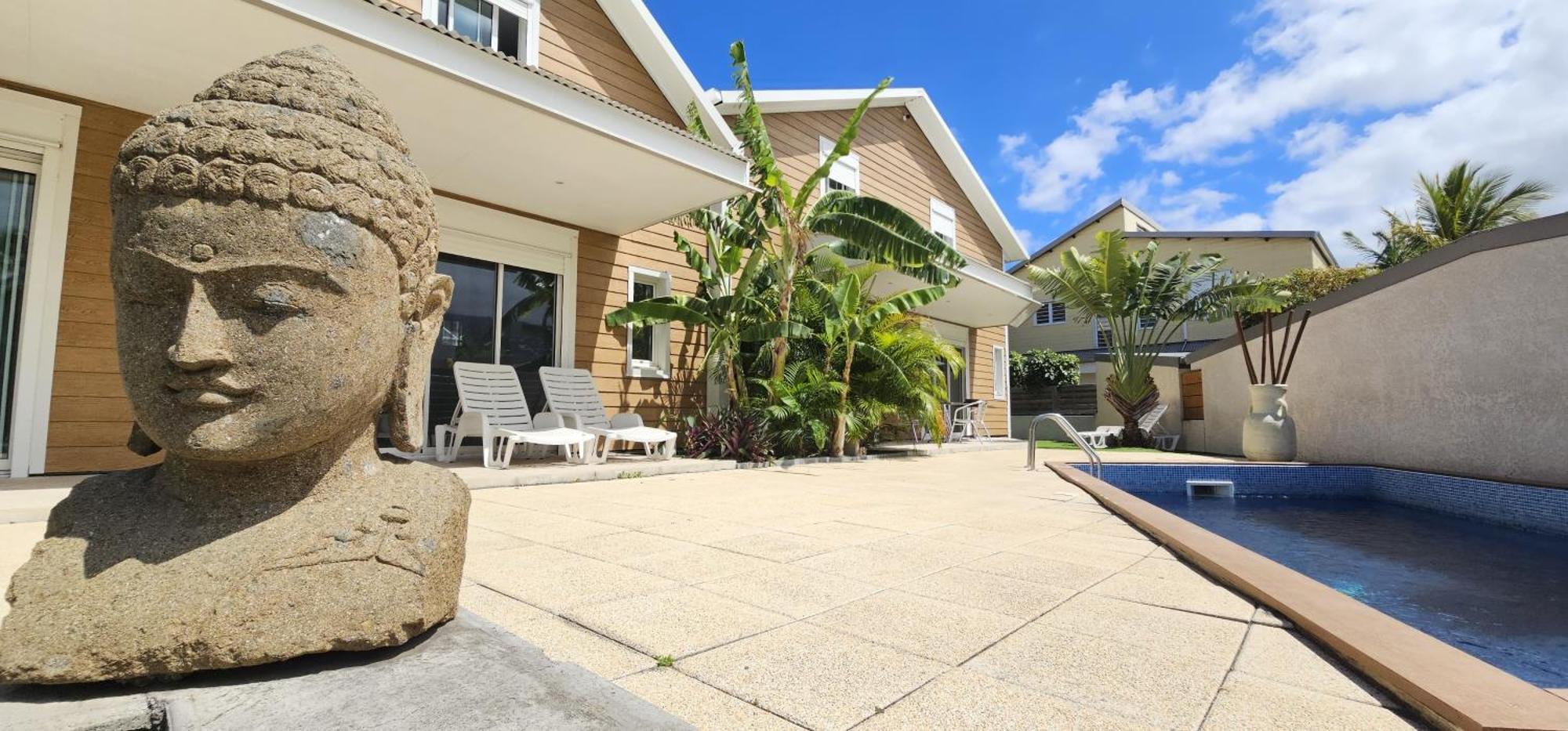 Villa Soleil L'Etang-Sale Exterior foto